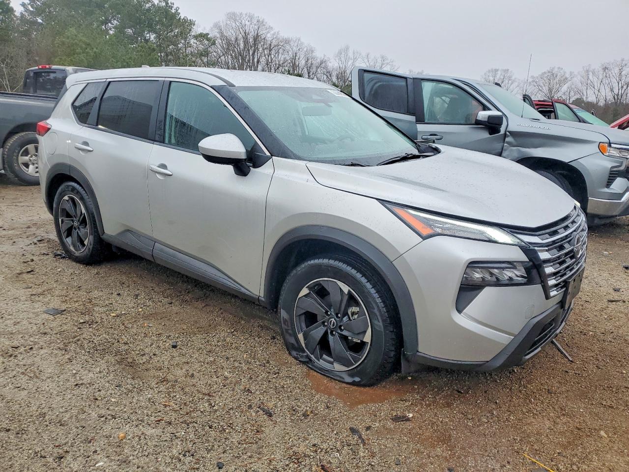 2025 NISSAN ROGUE SV photo 4