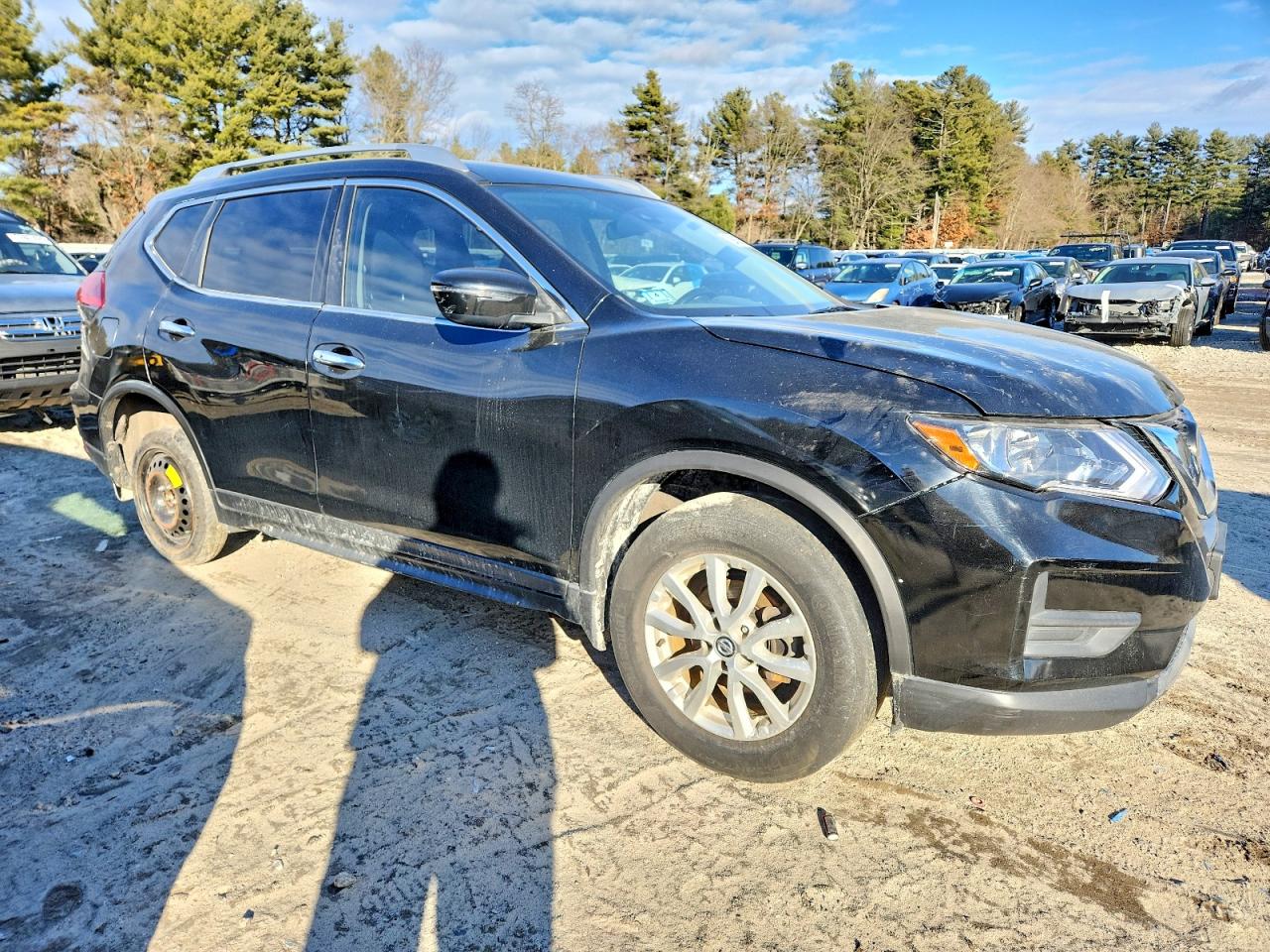2019 NISSAN ROGUE photo 4