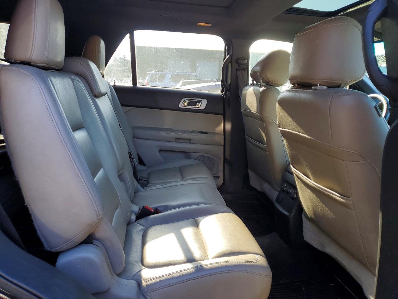2015 FORD EXPLORER XLT photo 11