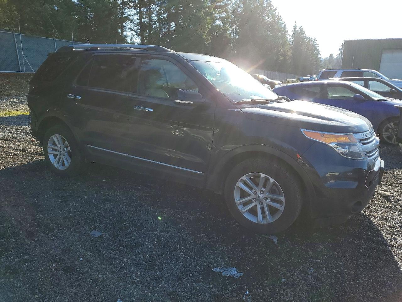 2015 FORD EXPLORER XLT photo 4