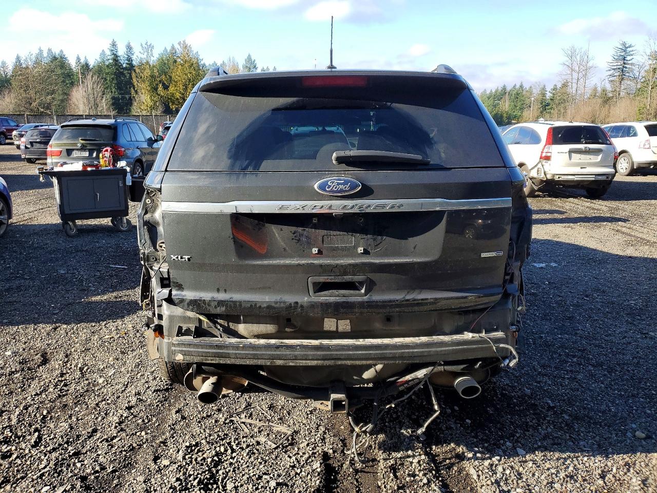 2015 FORD EXPLORER XLT photo 6