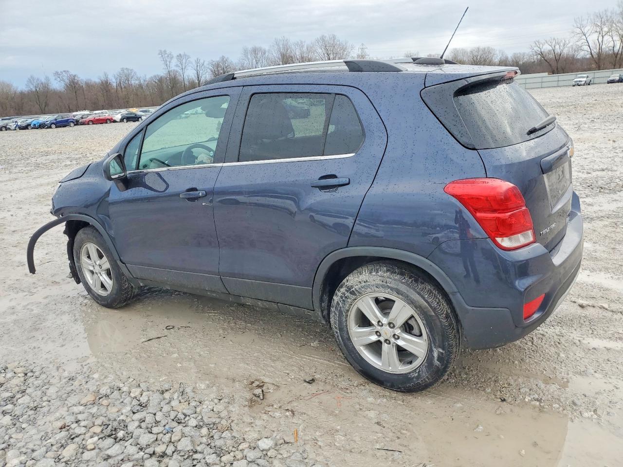 2019 CHEVROLET TRAX 1LT photo 2