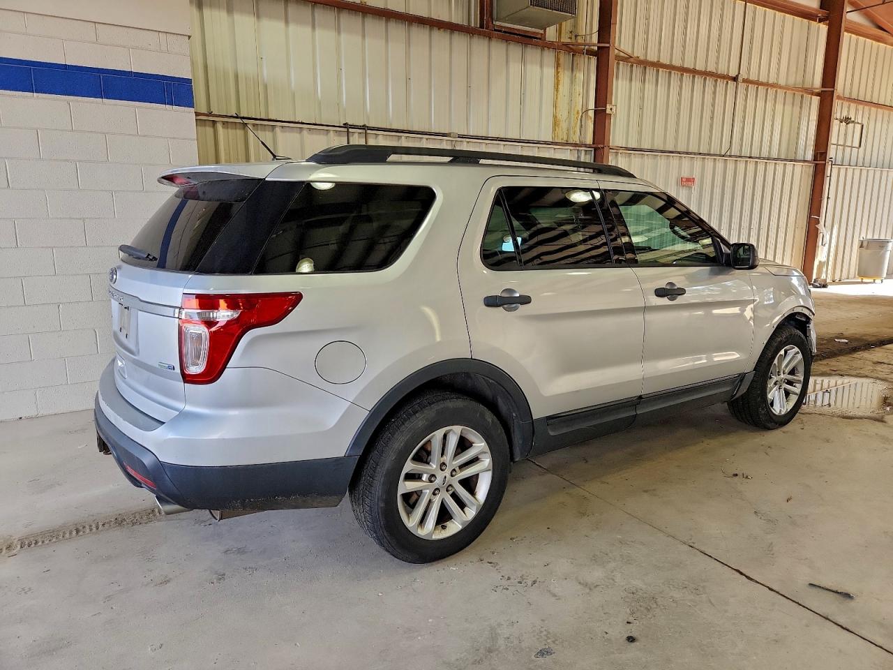 2015 FORD EXPLORER photo 3