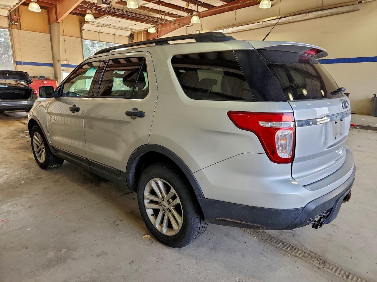2015 FORD EXPLORER photo 2