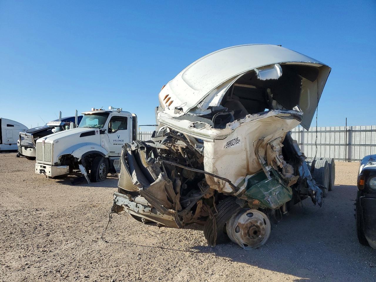 2016 FREIGHTLINER CASCADIA 125 SLEEPER CAB SEMI TRUCK photo 2