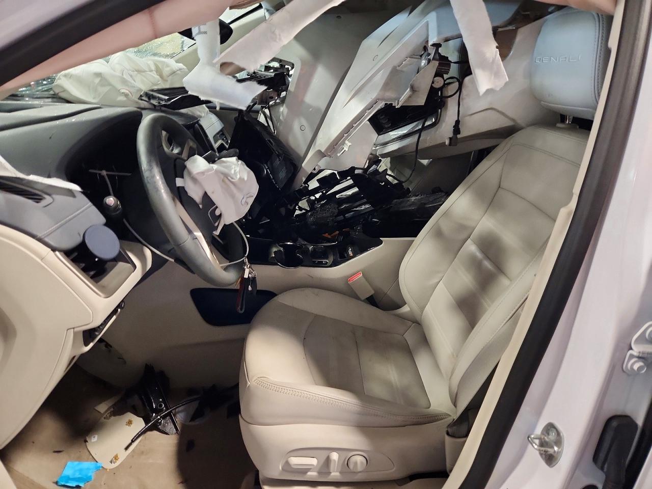 2024 GMC TERRAIN DENALI photo 7