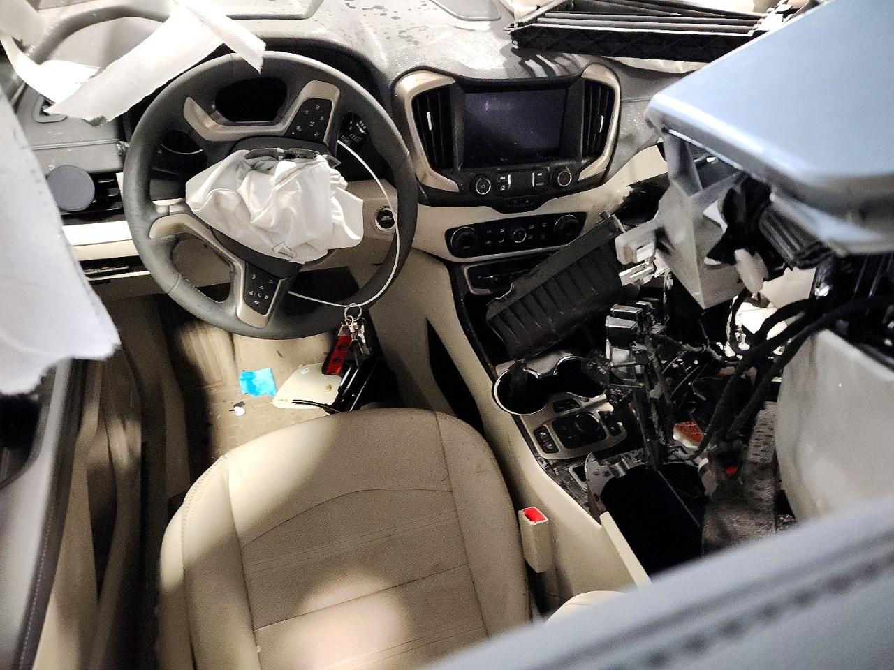 2024 GMC TERRAIN DENALI photo 8