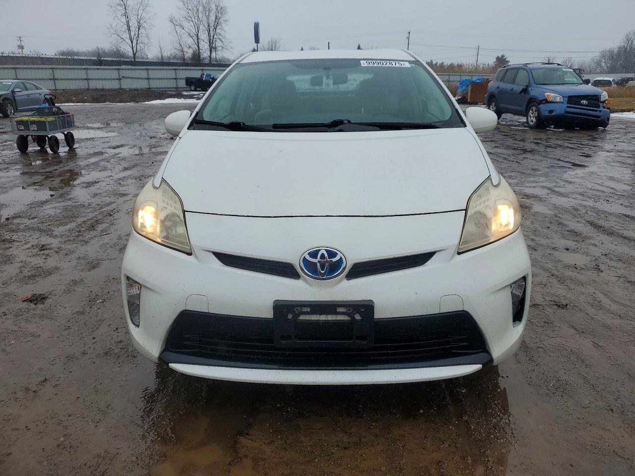 2013 TOYOTA PRIUS photo 9