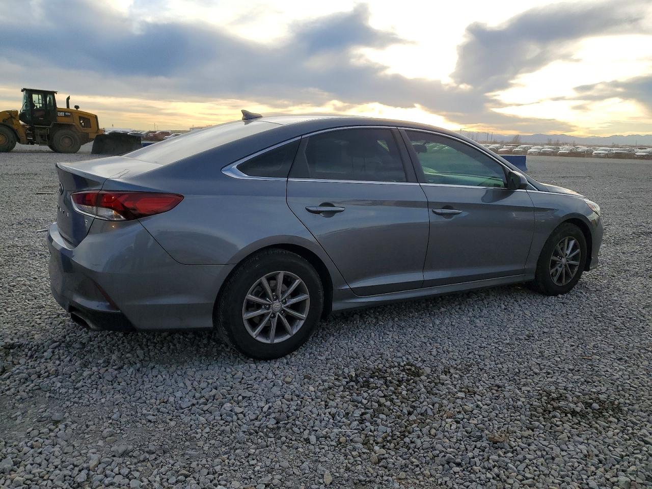 2018 HYUNDAI SONATA SE photo 3