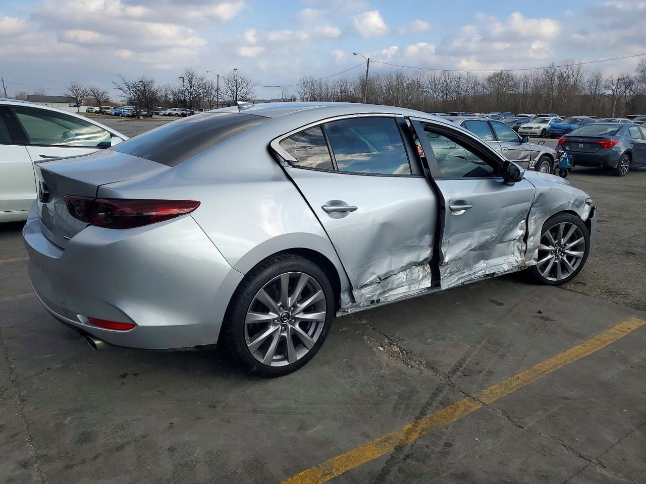 2019 MAZDA 3 PREFERRED photo 3