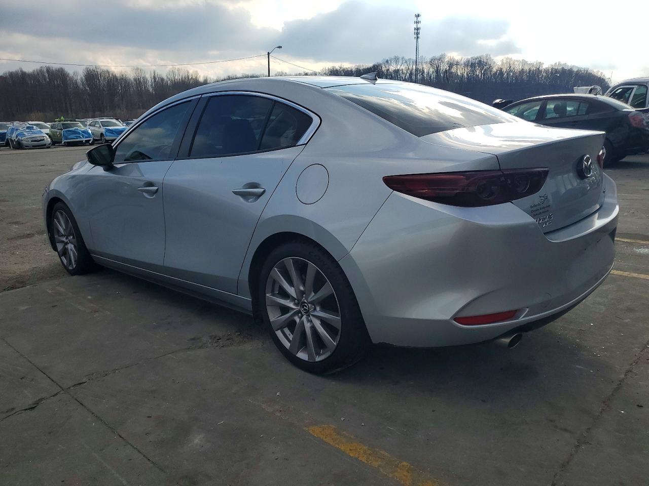 2019 MAZDA 3 PREFERRED photo 2