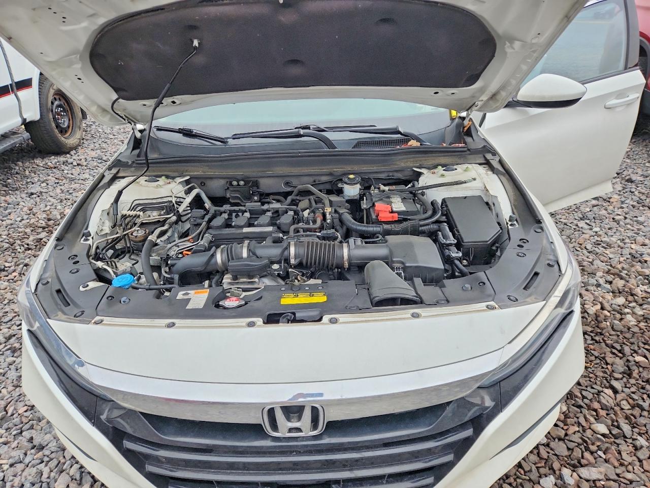 2020 HONDA ACCORD LX photo 11