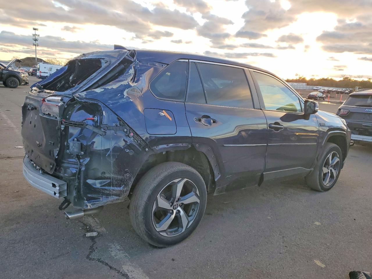 2022 TOYOTA RAV4 PRIME SE photo 3