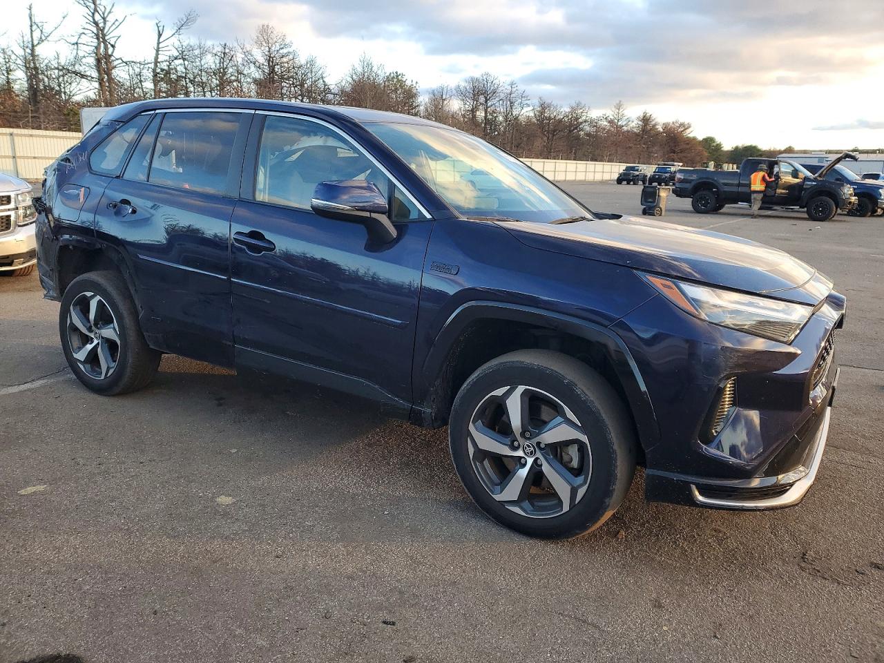 2022 TOYOTA RAV4 PRIME SE photo 4