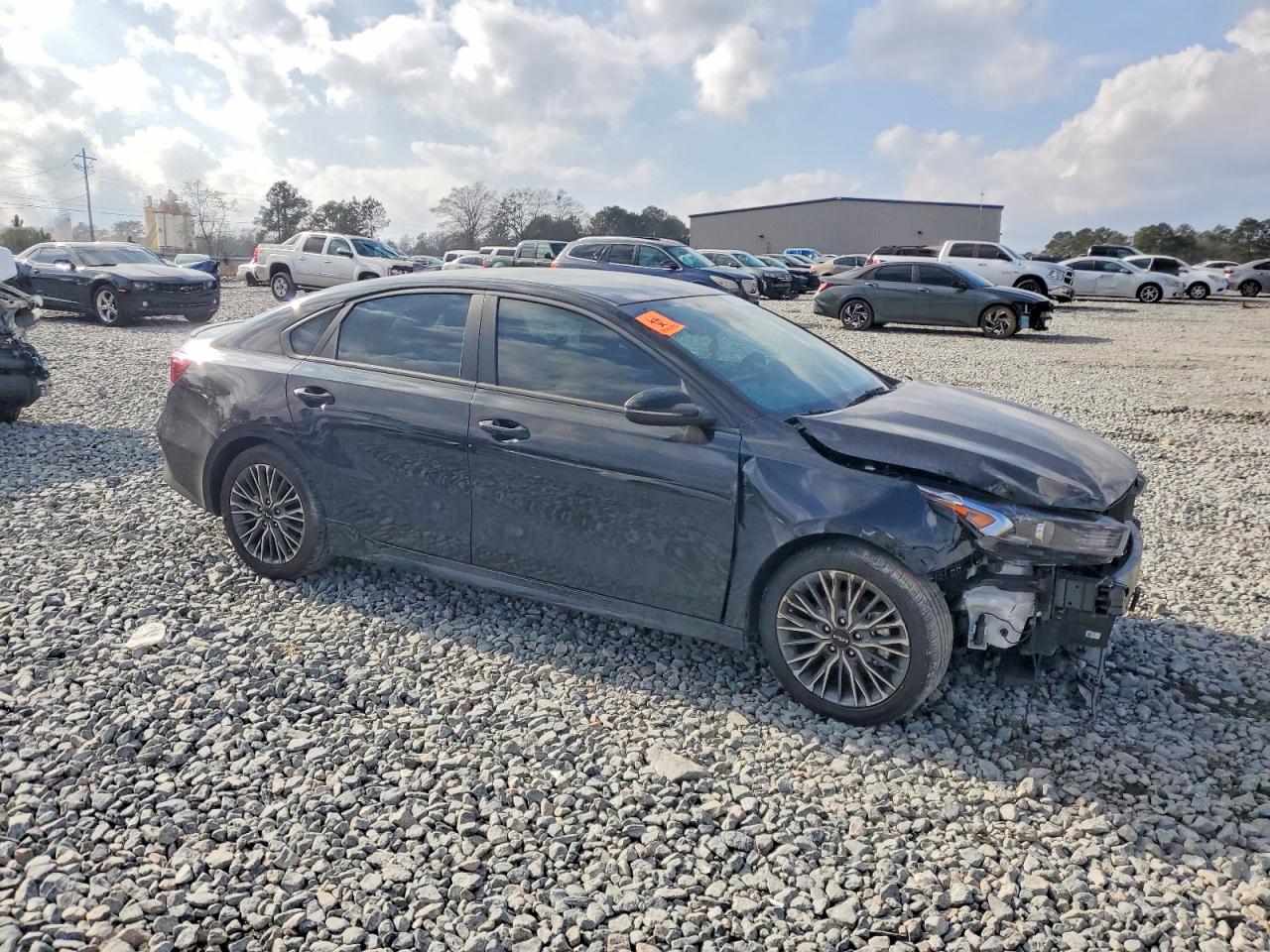 2024 KIA FORTE GT LINE photo 4