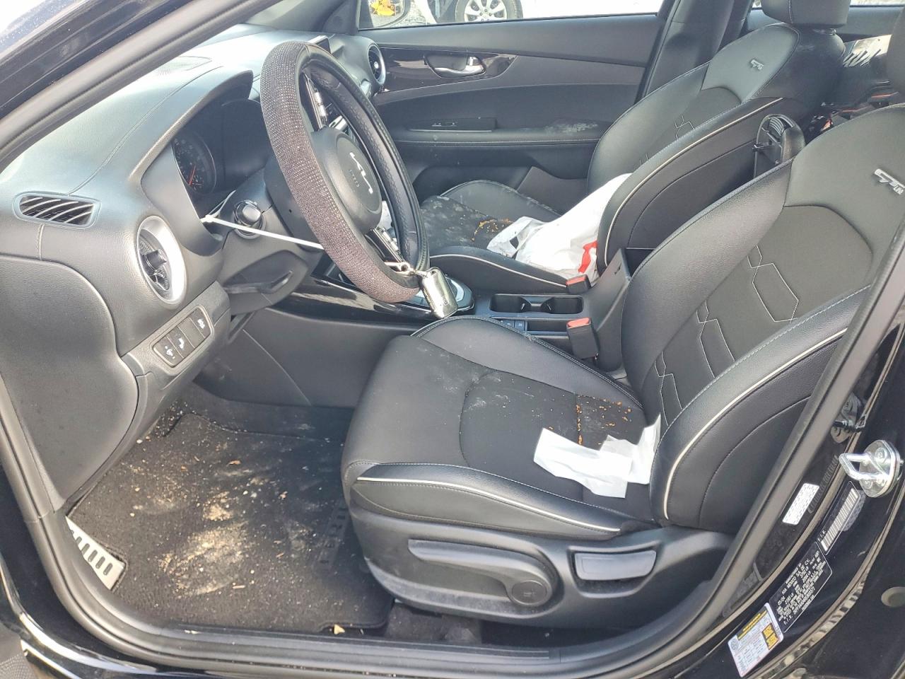 2024 KIA FORTE GT LINE photo 7