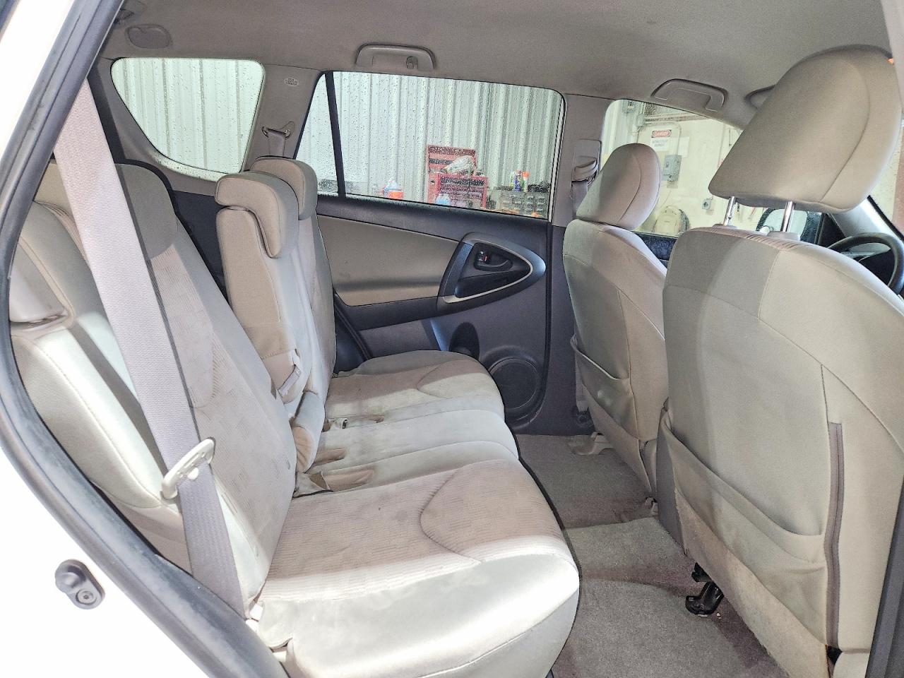 2011 TOYOTA RAV4 photo 11