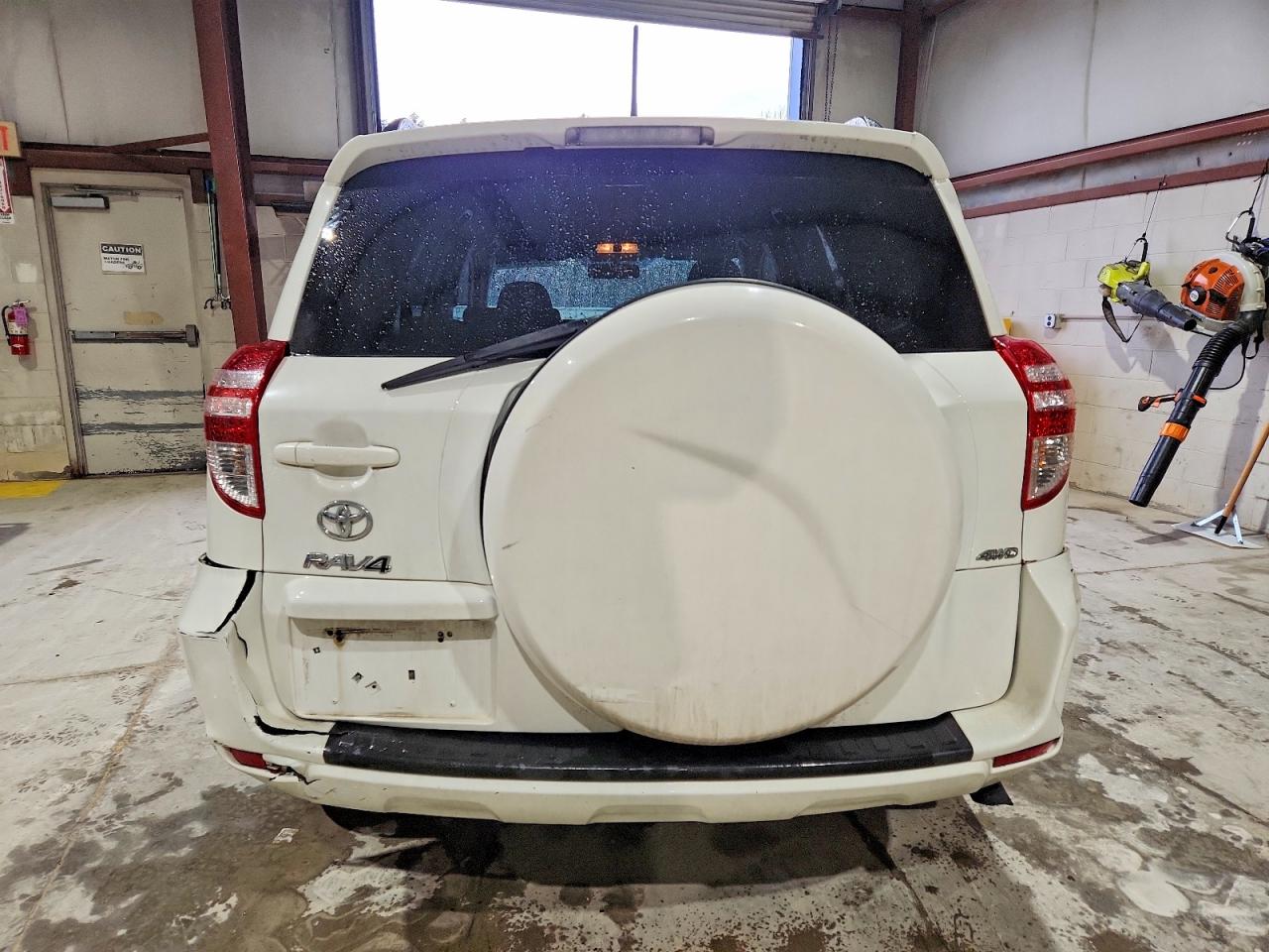 2011 TOYOTA RAV4 photo 6