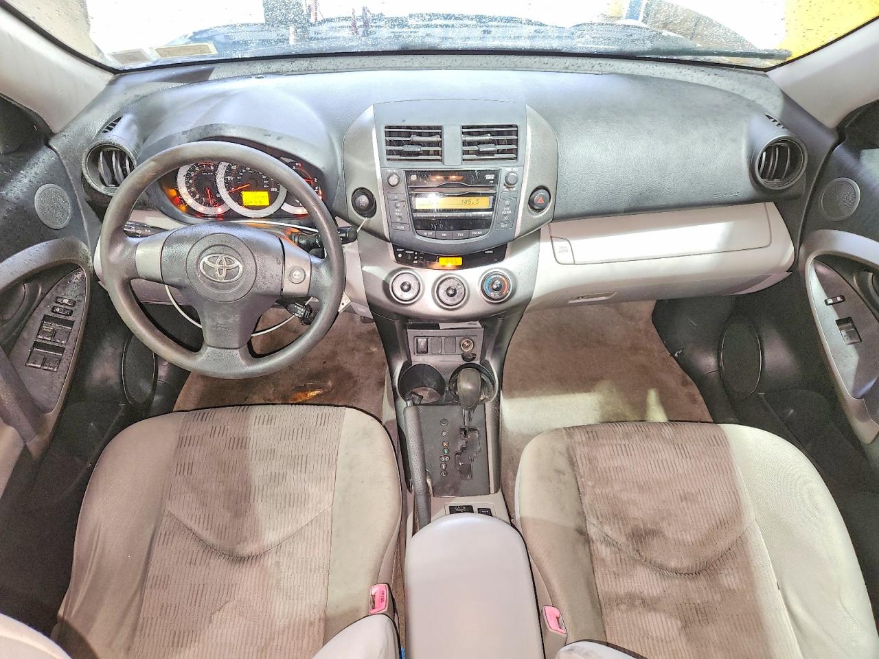 2011 TOYOTA RAV4 photo 8