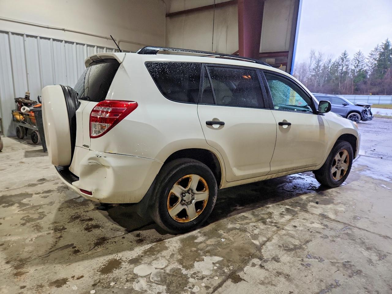 2011 TOYOTA RAV4 photo 3