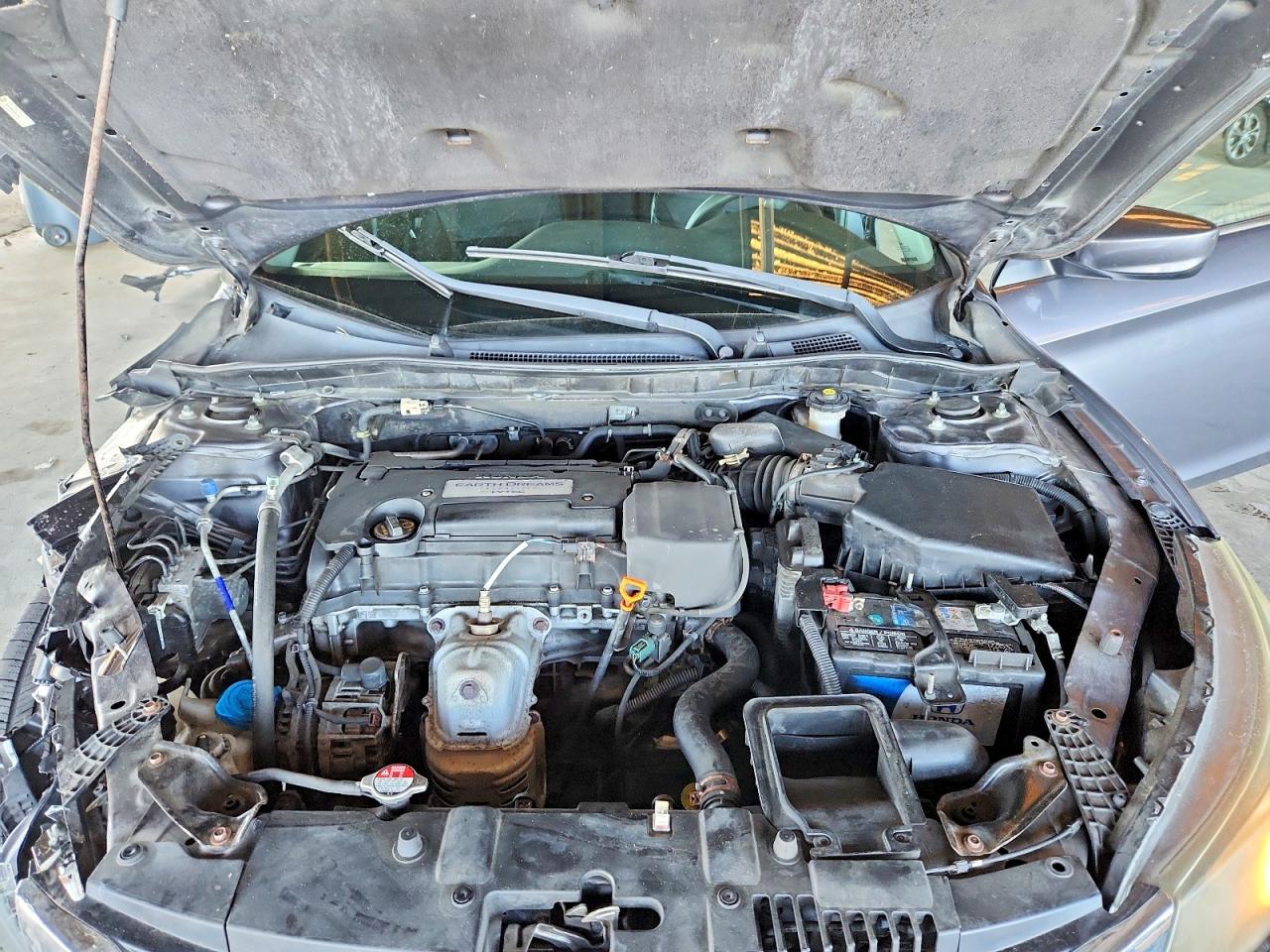 2014 HONDA ACCORD LX photo 11
