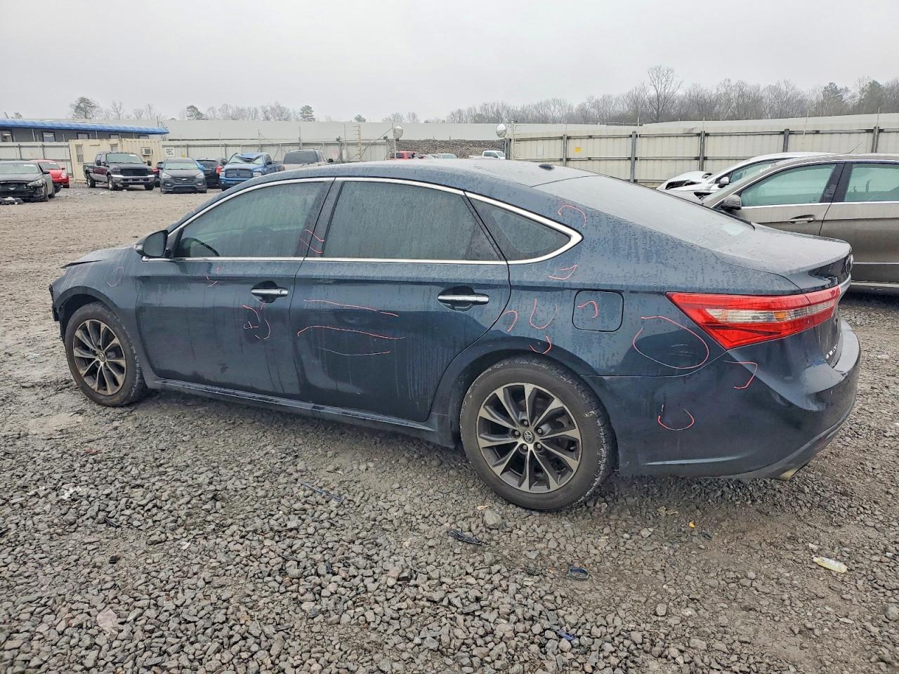 2016 TOYOTA AVALON XLE photo 2