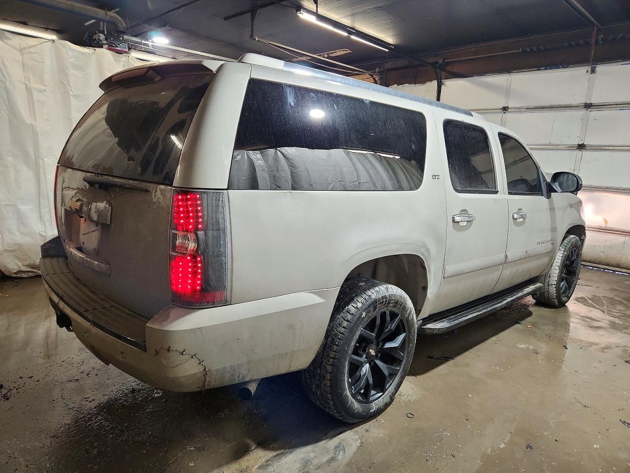 2007 CHEVROLET SUBURBAN K1500 photo 3