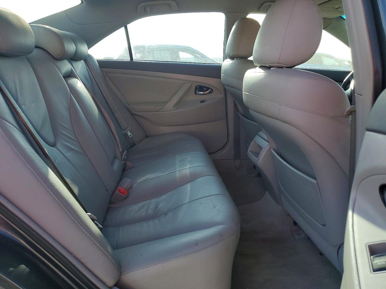 2010 TOYOTA CAMRY BASE photo 10