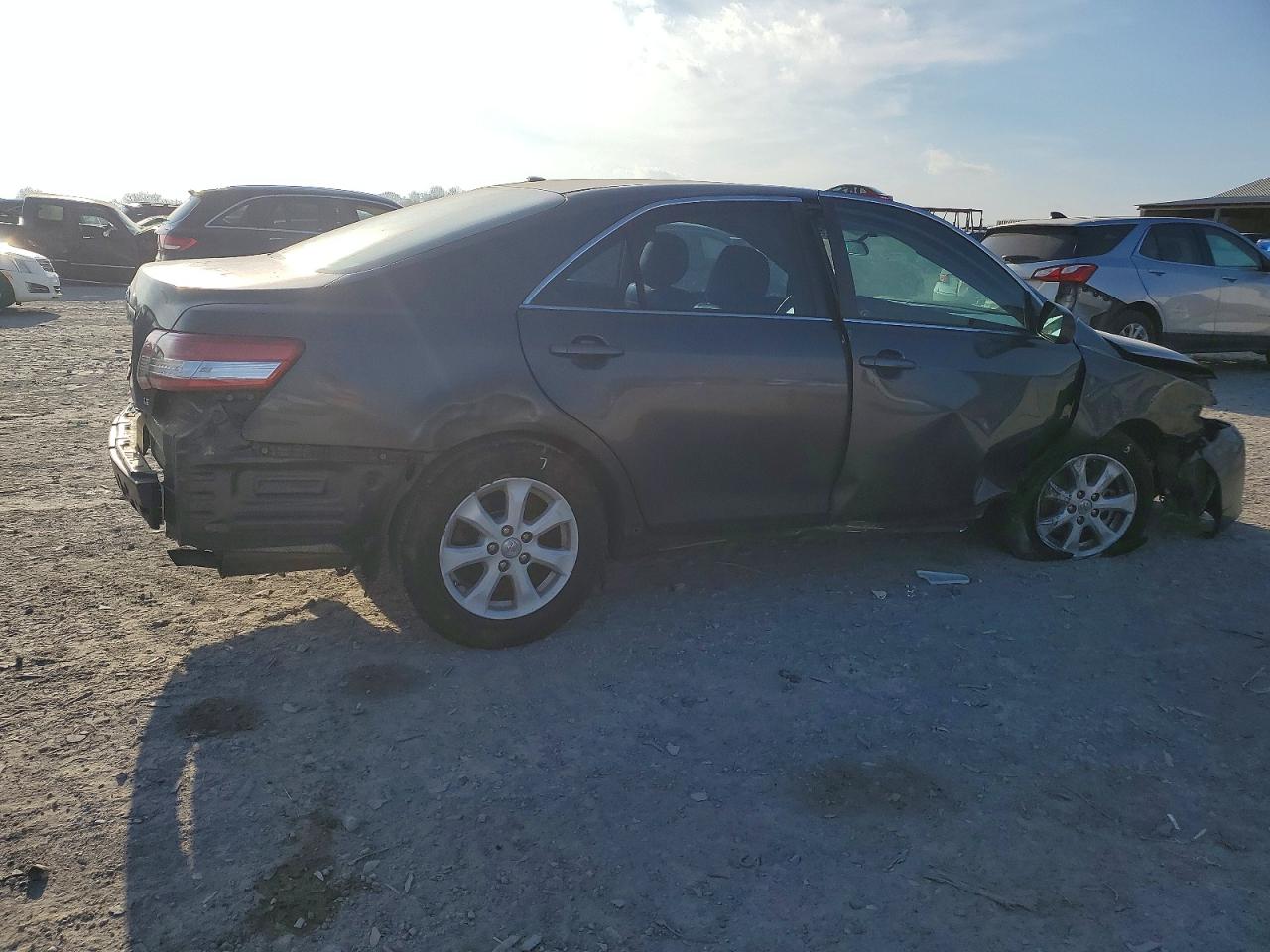 2010 TOYOTA CAMRY BASE photo 3