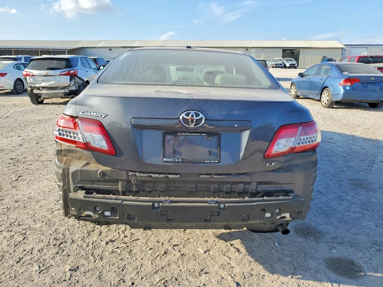 2010 TOYOTA CAMRY BASE photo 6