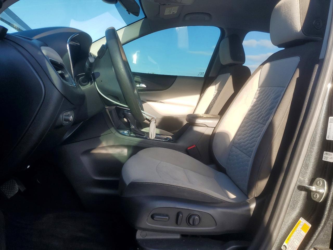 2020 CHEVROLET EQUINOX LT photo 7