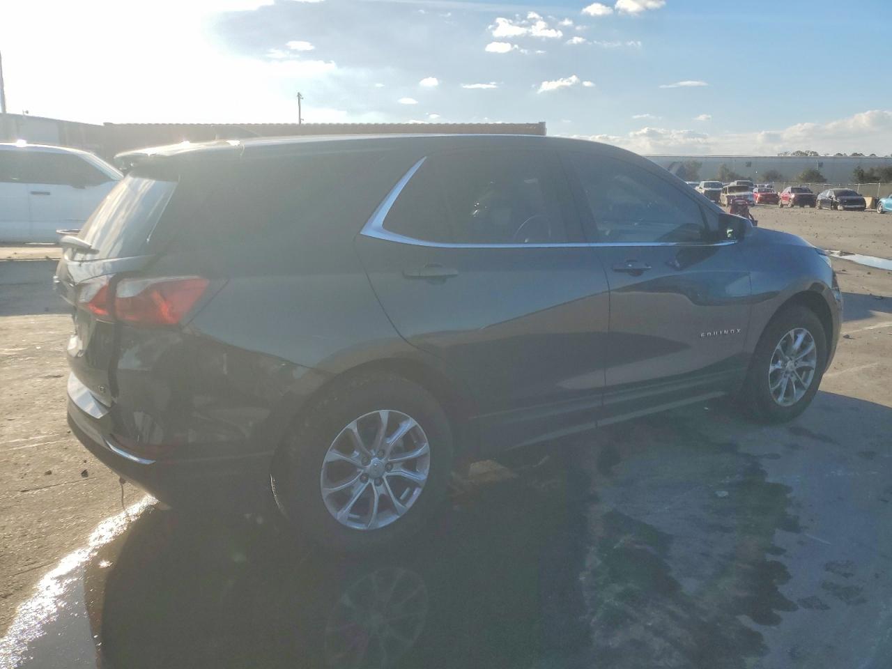 2020 CHEVROLET EQUINOX LT photo 3