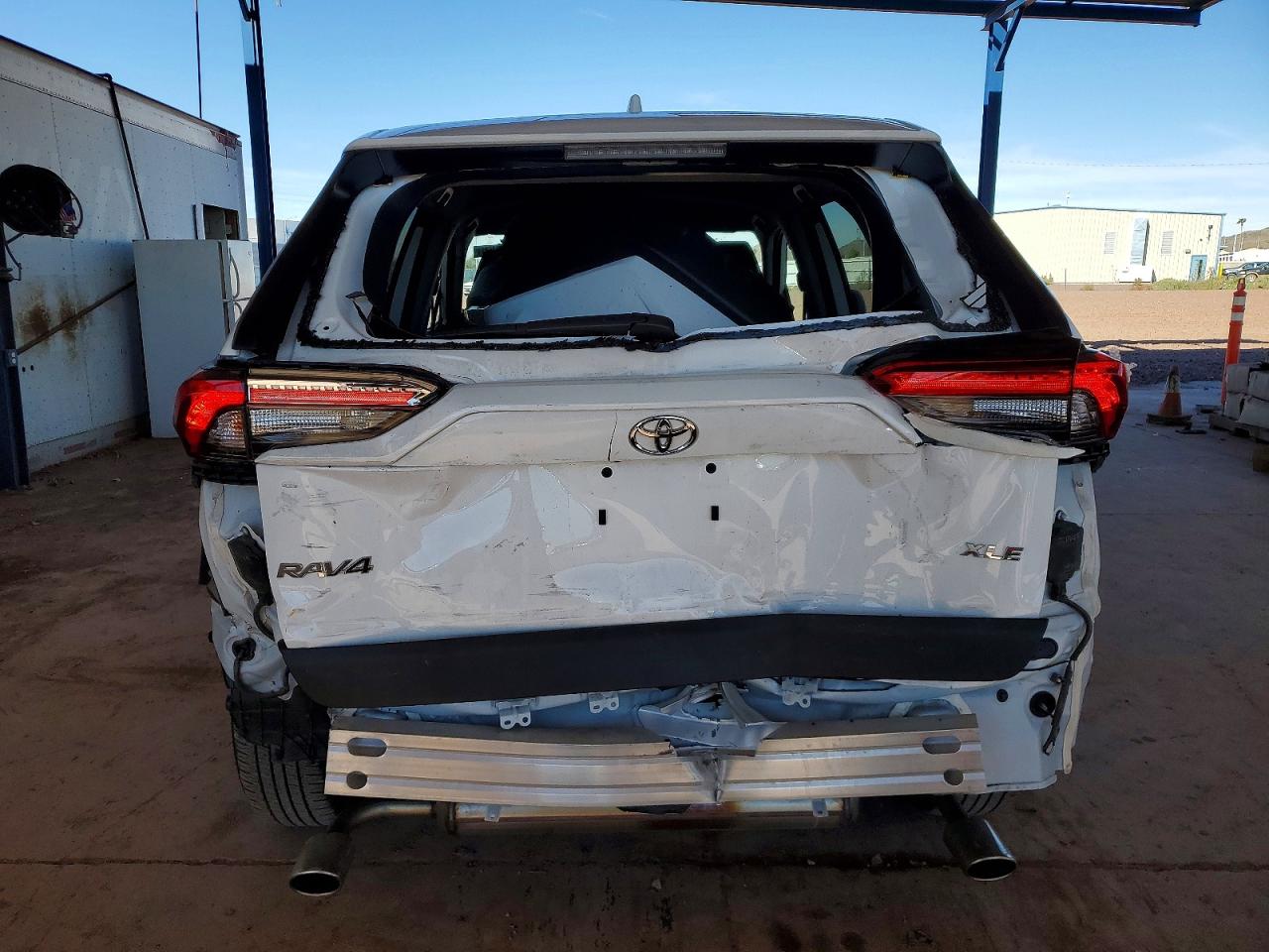 2025 TOYOTA RAV4 XLE photo 6