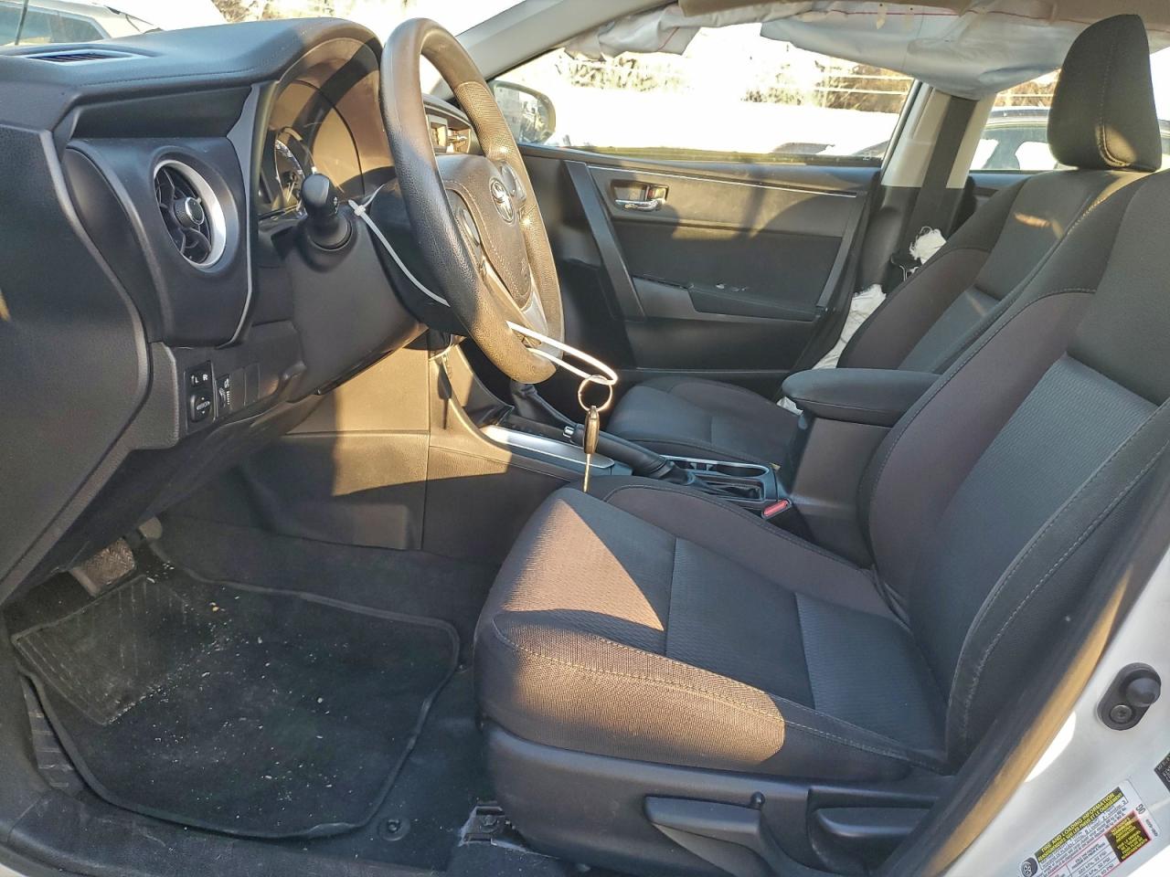2017 TOYOTA COROLLA L photo 7