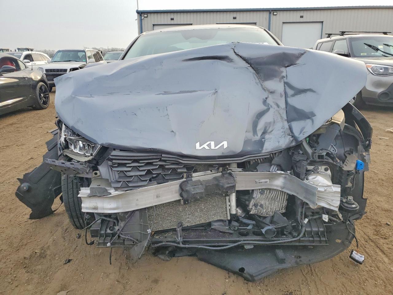 2023 KIA K5 LXS photo 5
