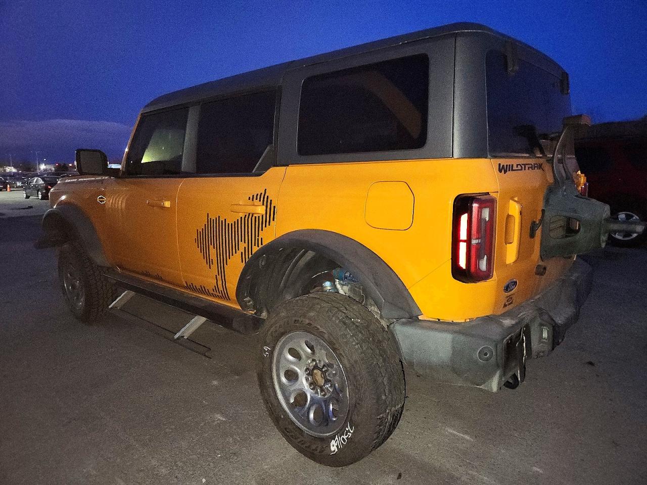 2021 FORD BRONCO BASE photo 2
