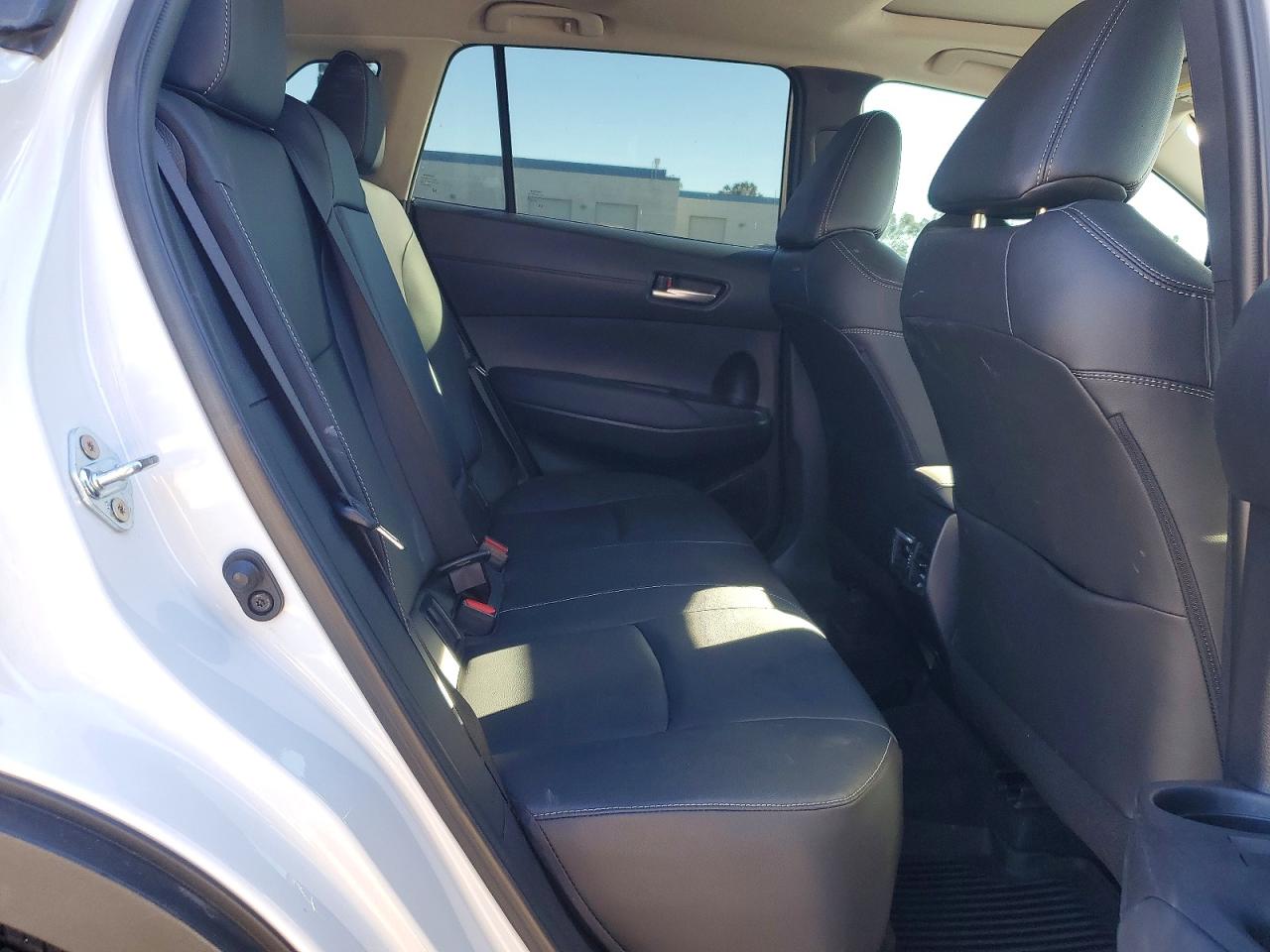 2024 TOYOTA COROLLA CROSS XLE photo 11