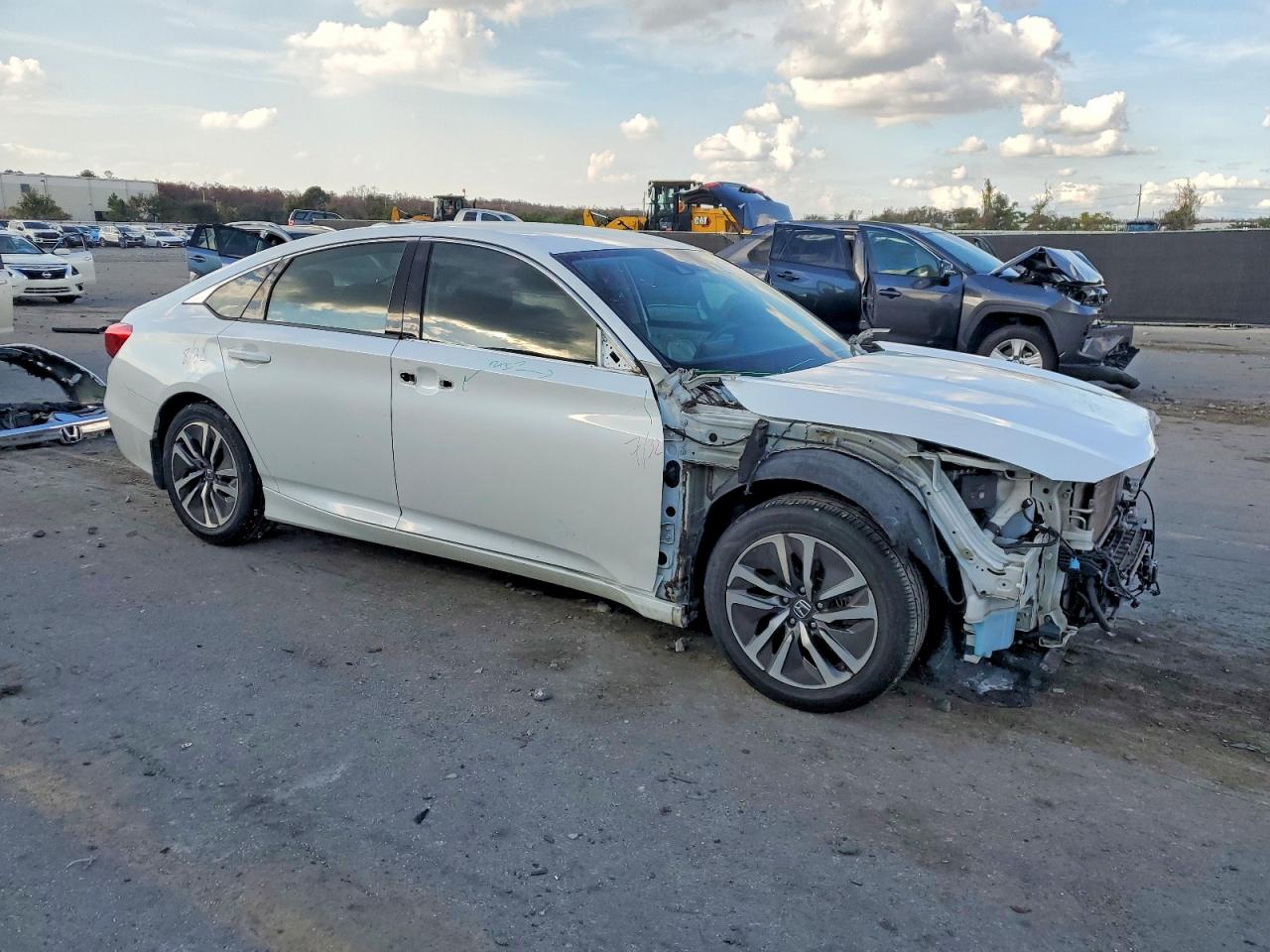 2018 HONDA ACCORD HYBRID photo 4