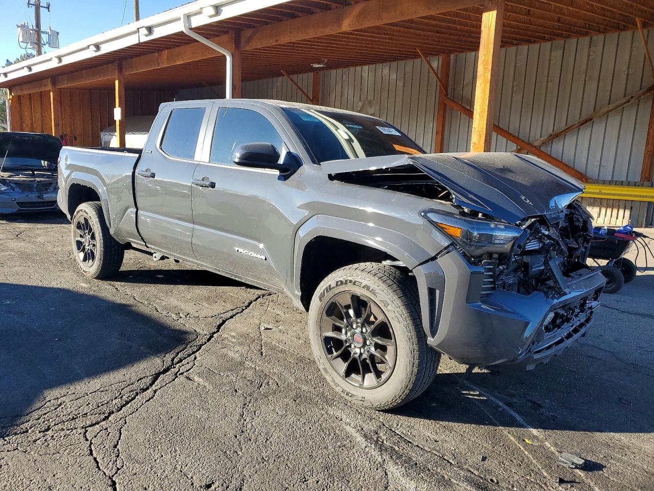 2025 TOYOTA TACOMA DOUBLE CAB photo 4