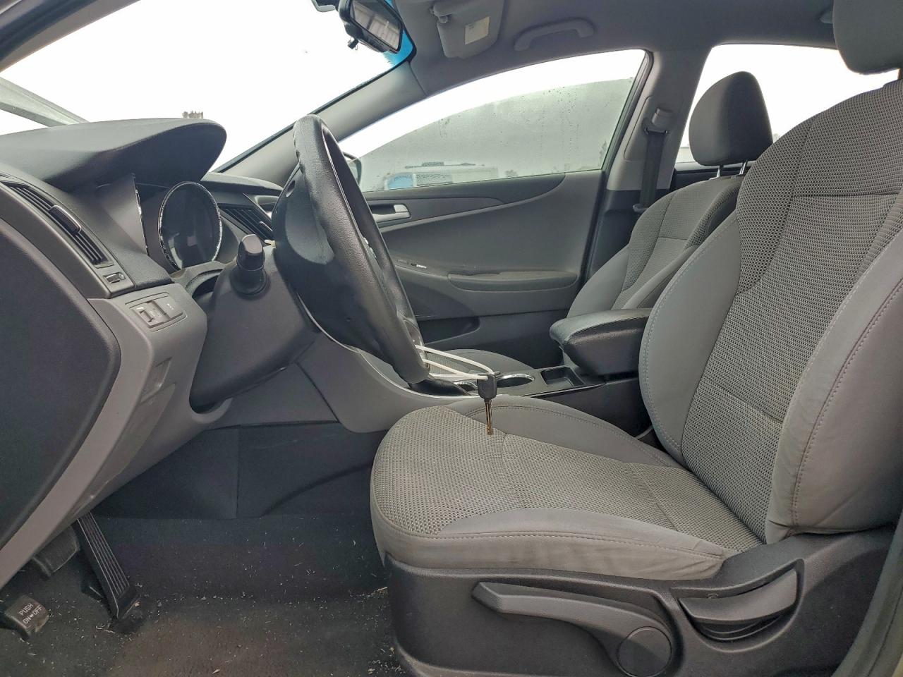 2014 HYUNDAI SONATA GLS photo 13