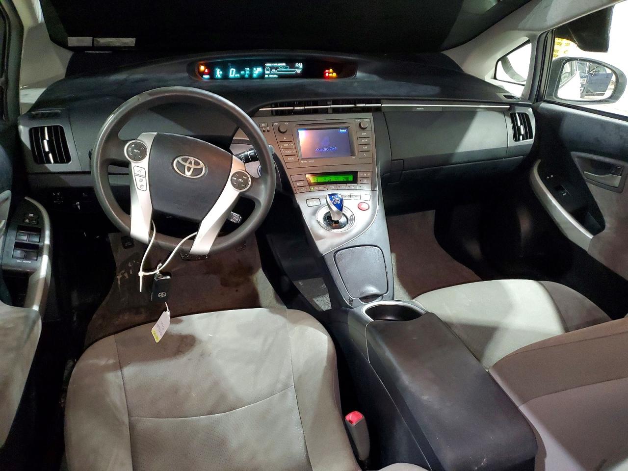 2013 TOYOTA PRIUS photo 8