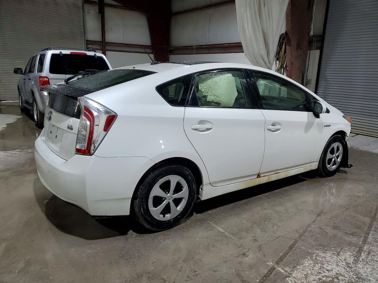 2013 TOYOTA PRIUS photo 3
