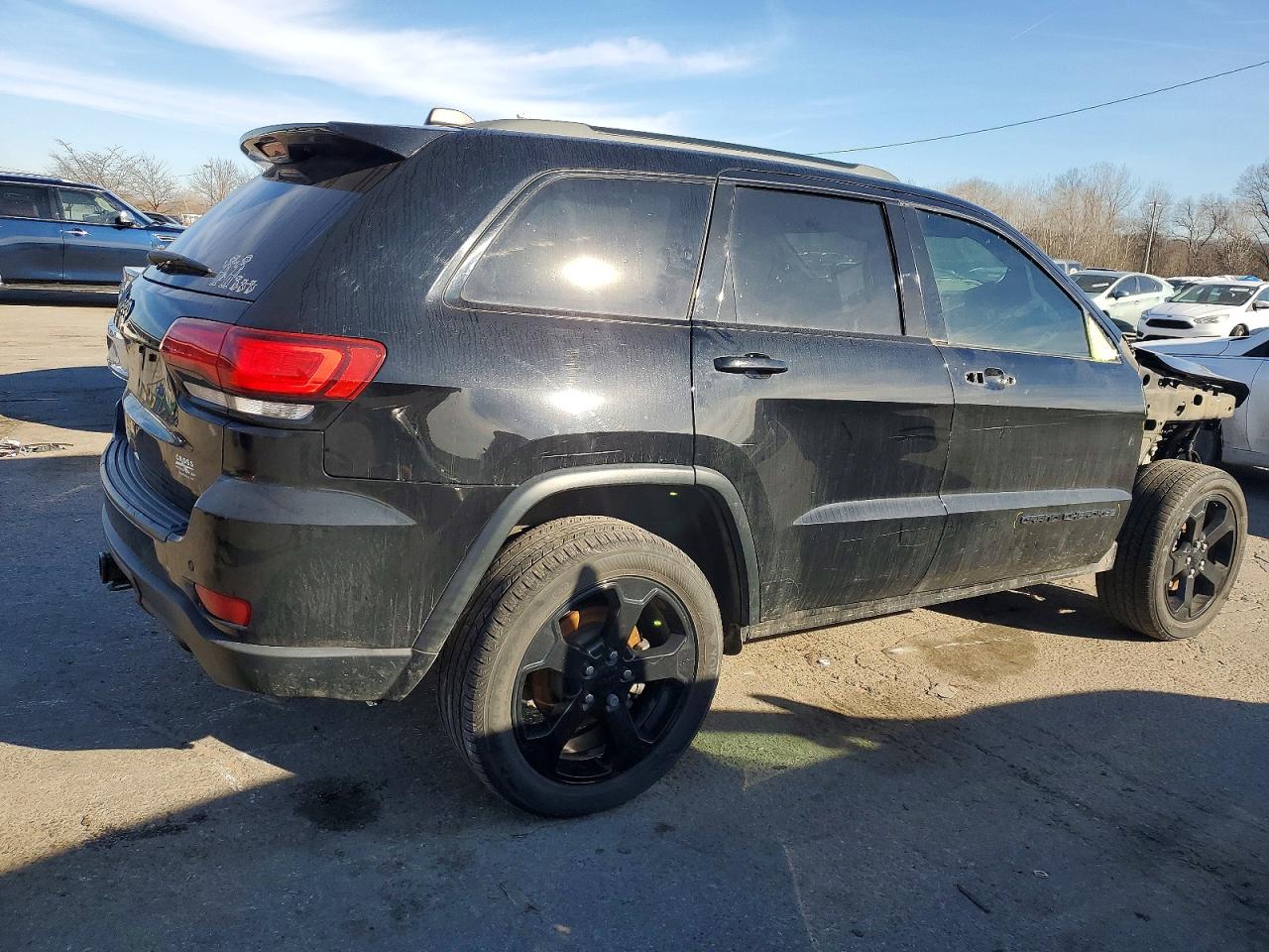 2019 JEEP GRAND CHEROKEE LAREDO photo 3