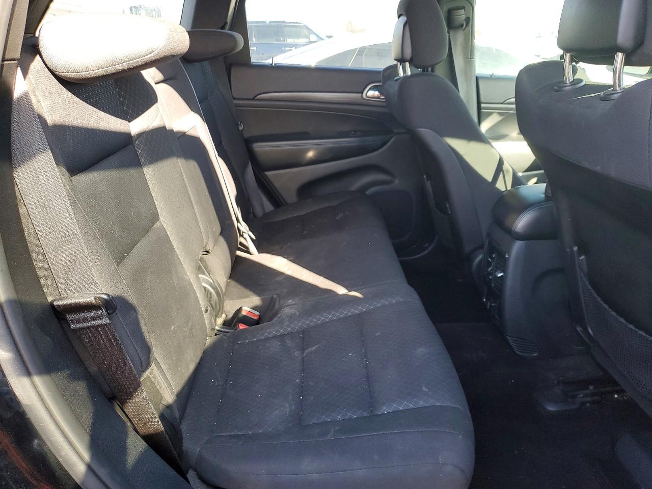 2019 JEEP GRAND CHEROKEE LAREDO photo 11
