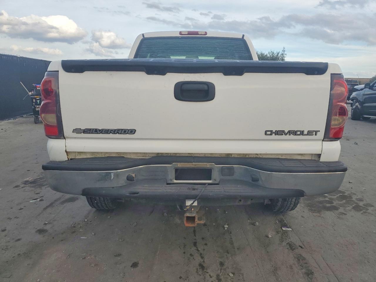 2005 CHEVROLET SILVERADO C1500 photo 11