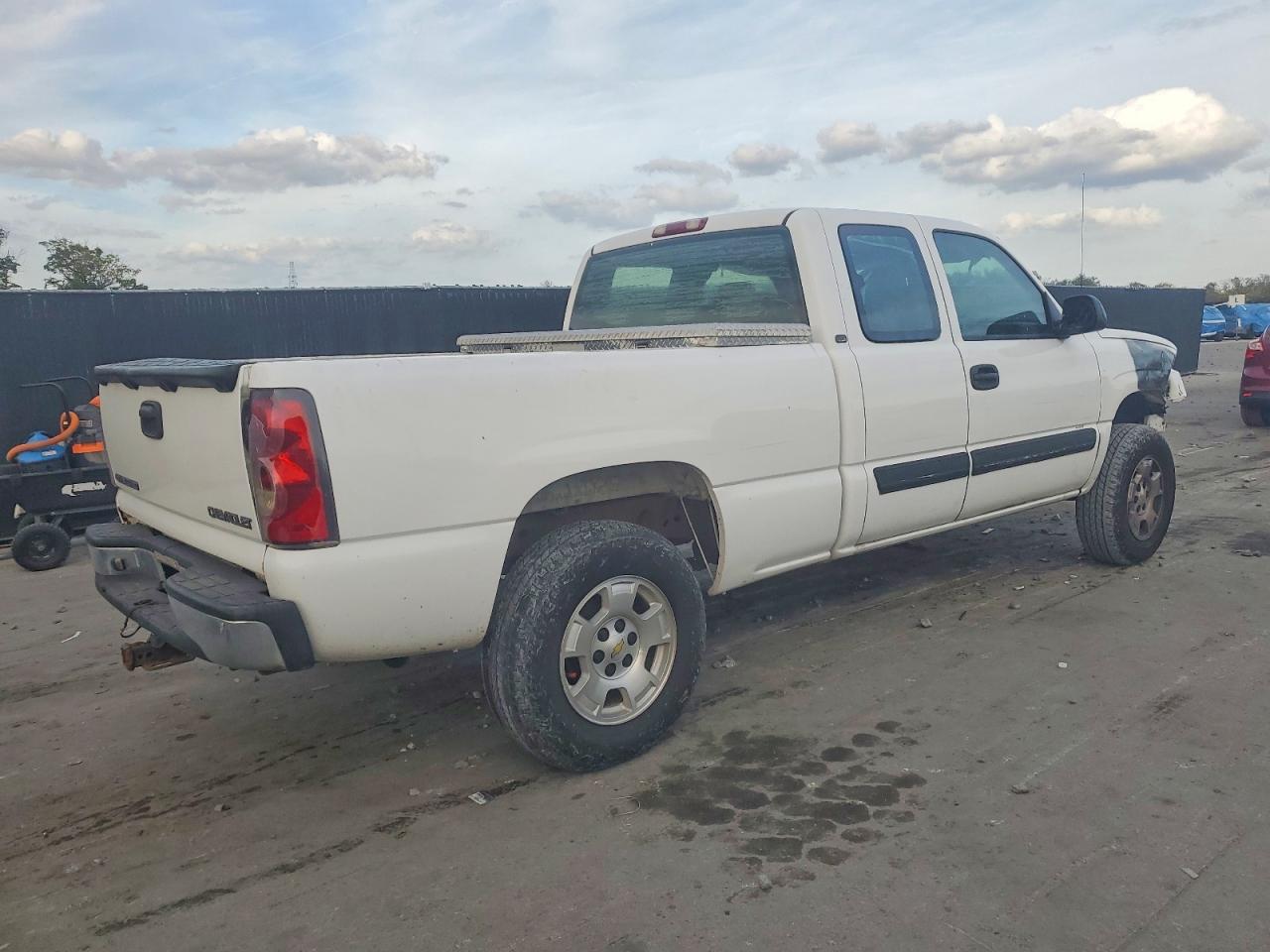 2005 CHEVROLET SILVERADO C1500 photo 5