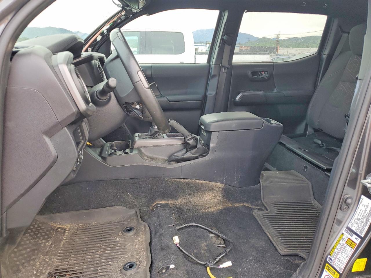2017 TOYOTA TACOMA DOUBLE CAB photo 19