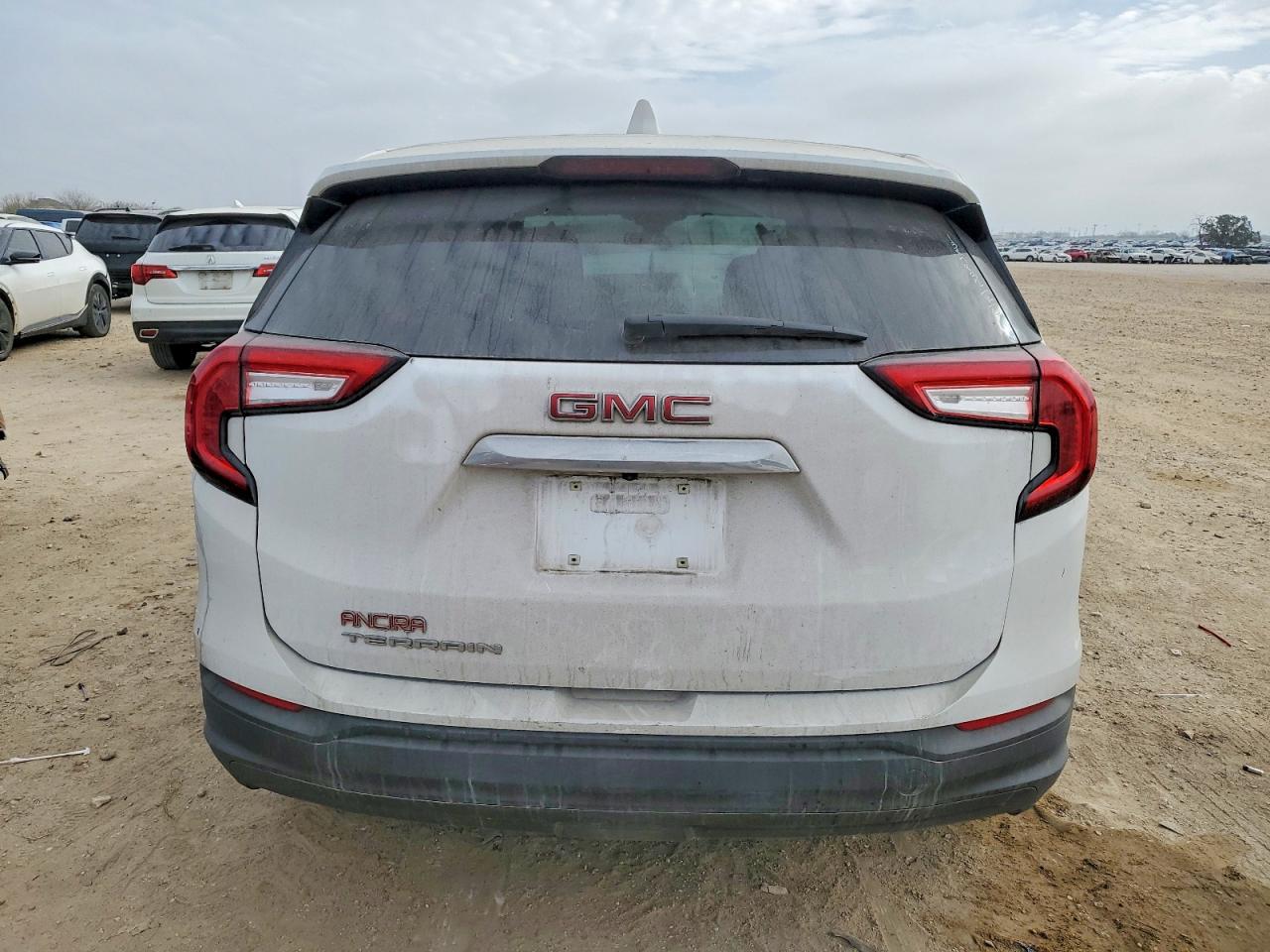 2024 GMC TERRAIN SLE photo 6