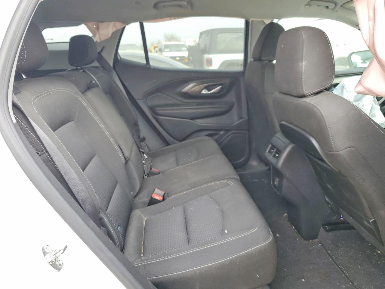 2024 GMC TERRAIN SLE photo 11