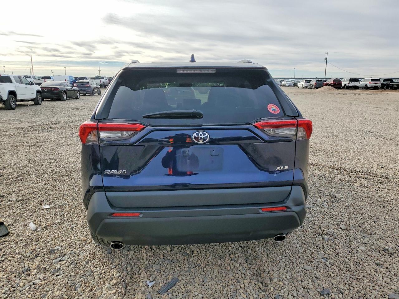 2021 TOYOTA RAV4 XLE PREMIUM photo 6